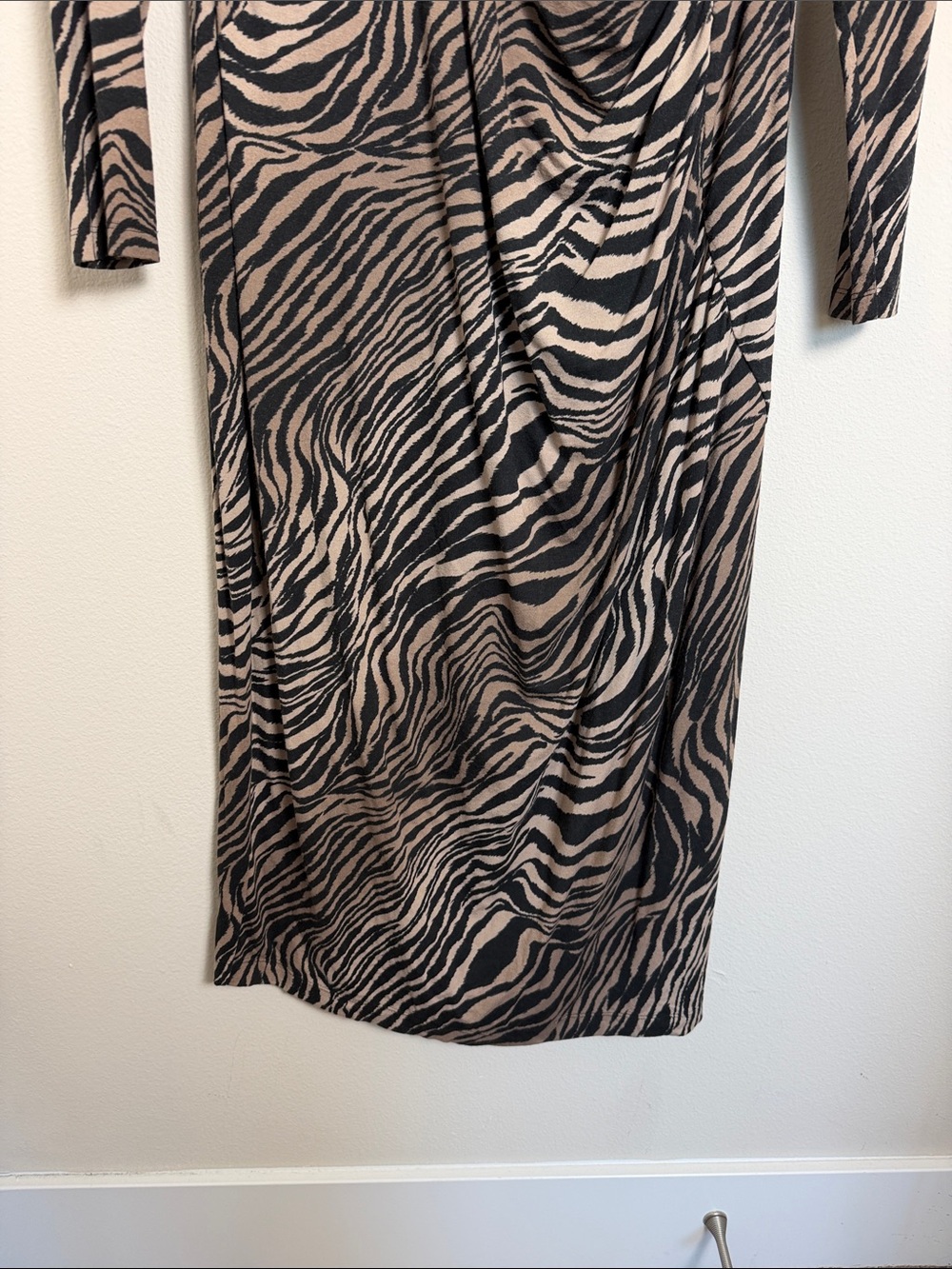 Lafayette 148 Zebra Print Long Sleeve Body-con Midi Dress Medium Party Evening - Picture 8 of 9